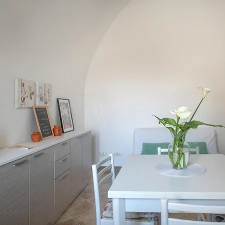 Casa Isetta & La Casetta Degli Dei Apartment *