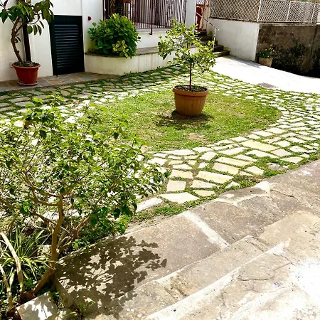 Casa Isetta & La Casetta Degli Dei Apartment